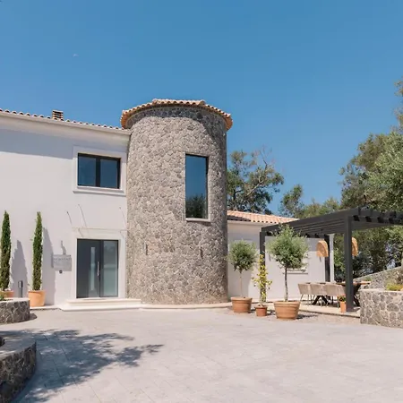 Zervos Villa Virós